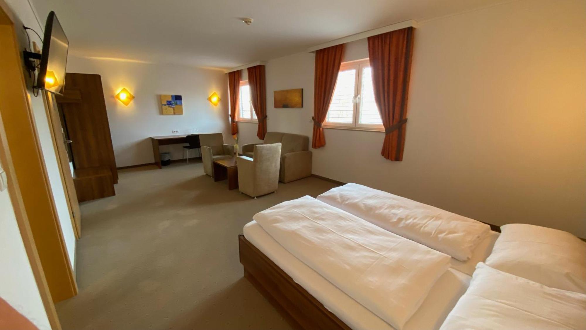 Weinland Hotel Donnerskirchen Buitenkant foto